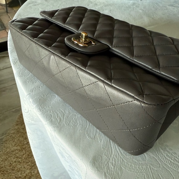 Chanel medium classic flap Lambskin handbag - Picture 16 of 16